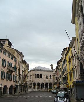 Via Mercatovecchio and Palazzo Comunale (Loggia del Lionello), Udine, Italy. 2011. Photo: Clara Schultes