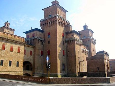 Este Castle with Girolama Savonarola Statue, Ferrara, Italy. 2016. Photo: Clara Schultes