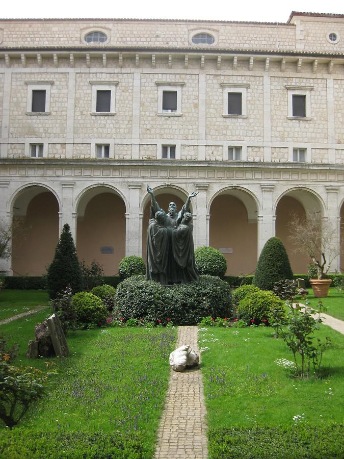 Cassino - Abbey of Monte Cassino, Cloister