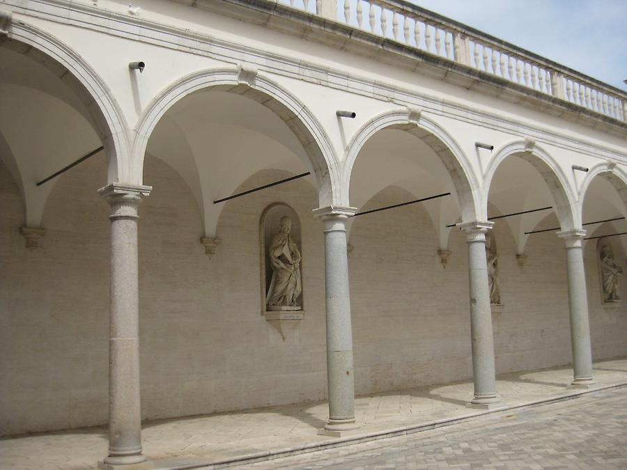 Cassino - Abbey of Monte Cassino, Cloister of the Benefactors