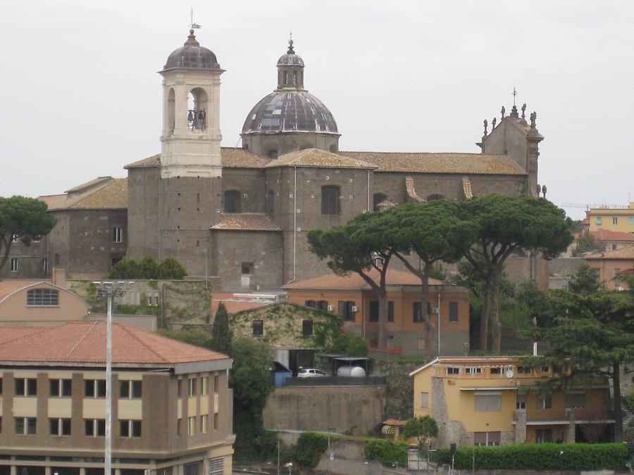 Viterbo - Piazza San Lorenzo, Chiesa SS Trinita seen from the Belvedere of Palazzo dei Papi
