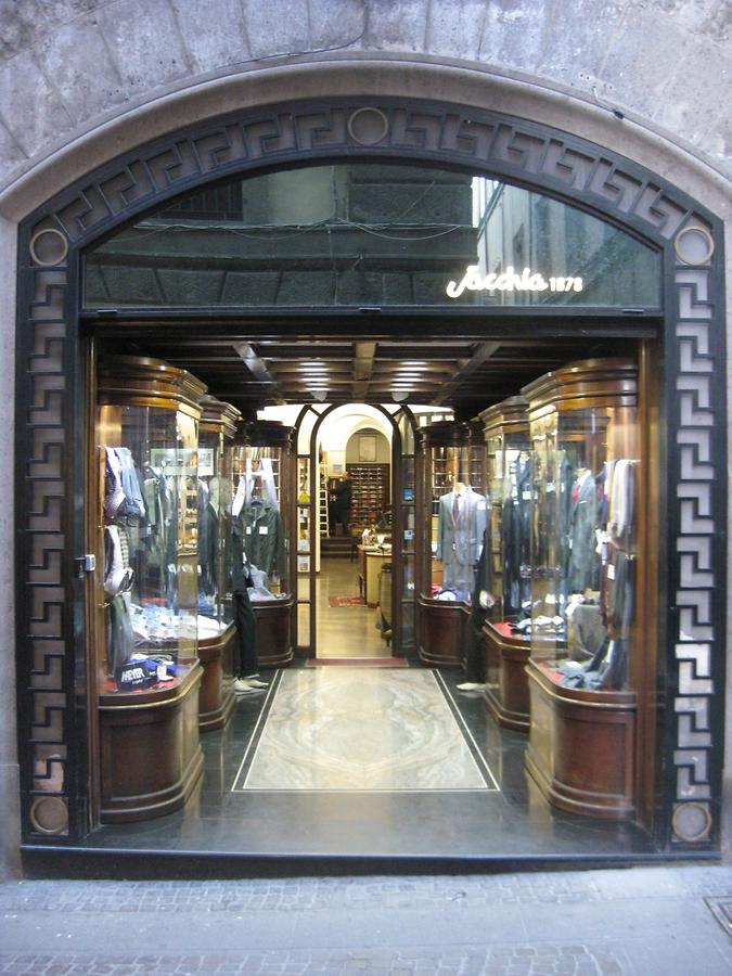 Viterbo - Corso Italia 19, Jacchia clothing store
