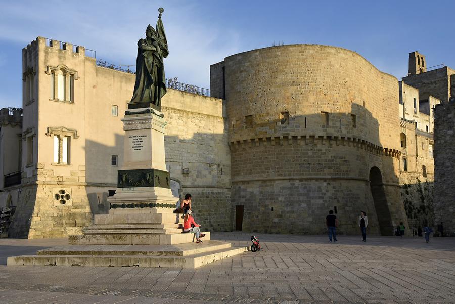 Otranto - Statue for the Heroes and Martyrs of Otranto