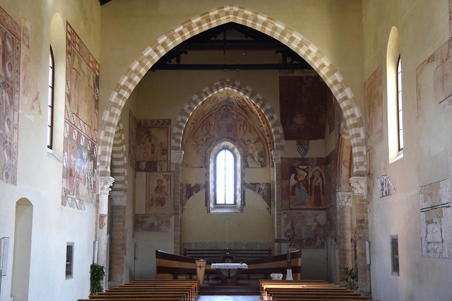Brindisi - Santa Maria del Casale; Inside