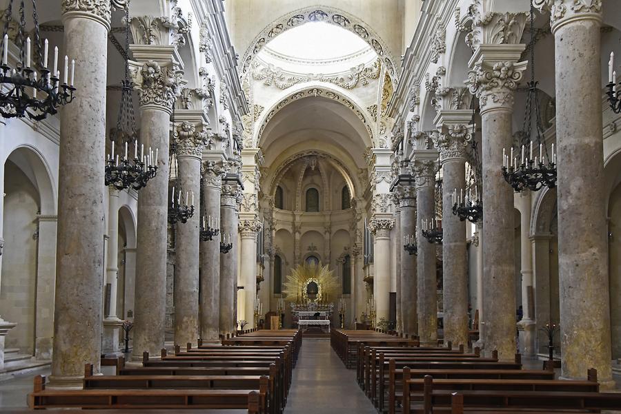 Lecce - Church of the Holy Cross; Inside