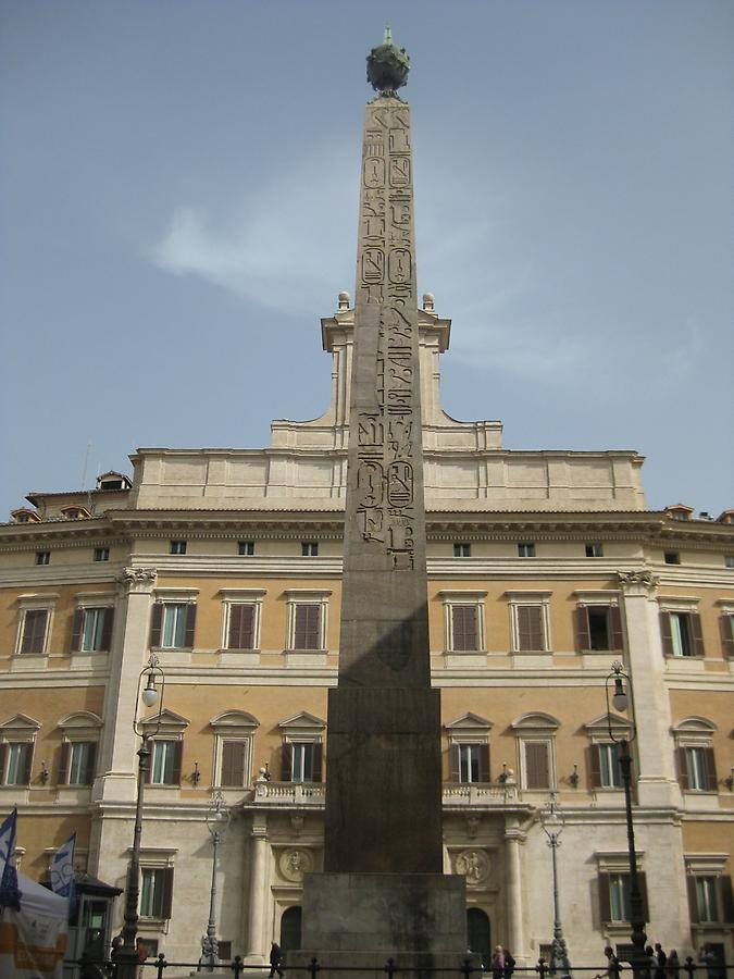 Piazza Montecitorio - Palazzo di Montecitorio & Obelisk