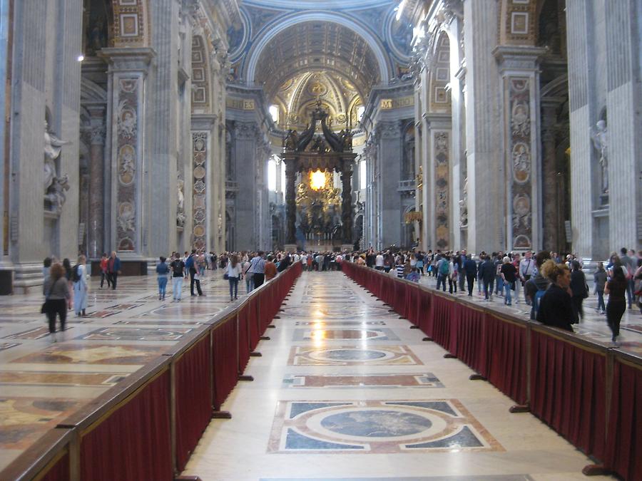San Pietro in Vaticano, Interior