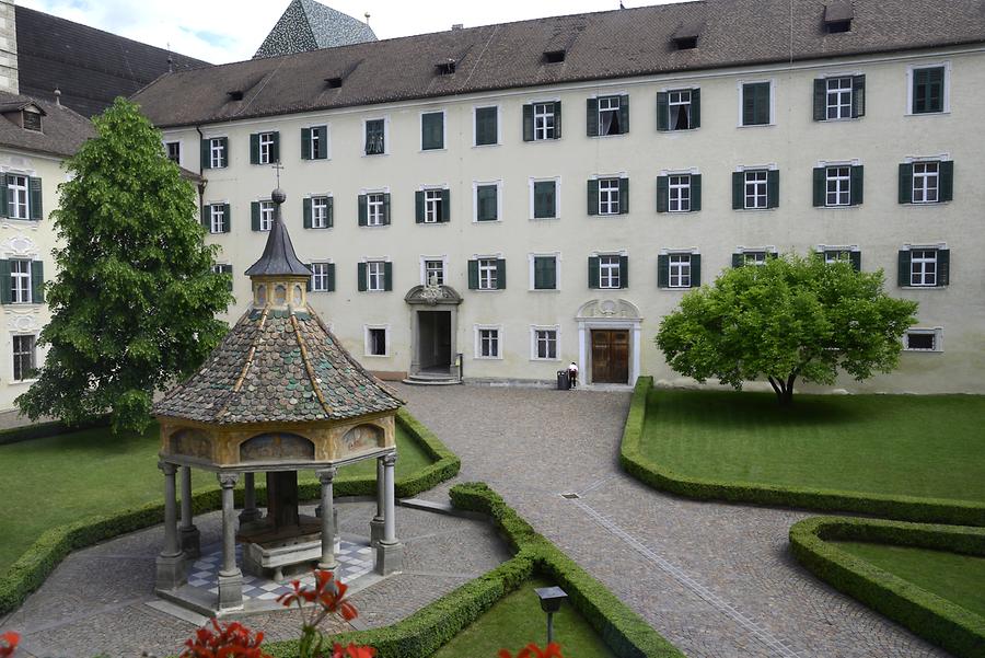Neustift - Well House with Seven Wonders of the World