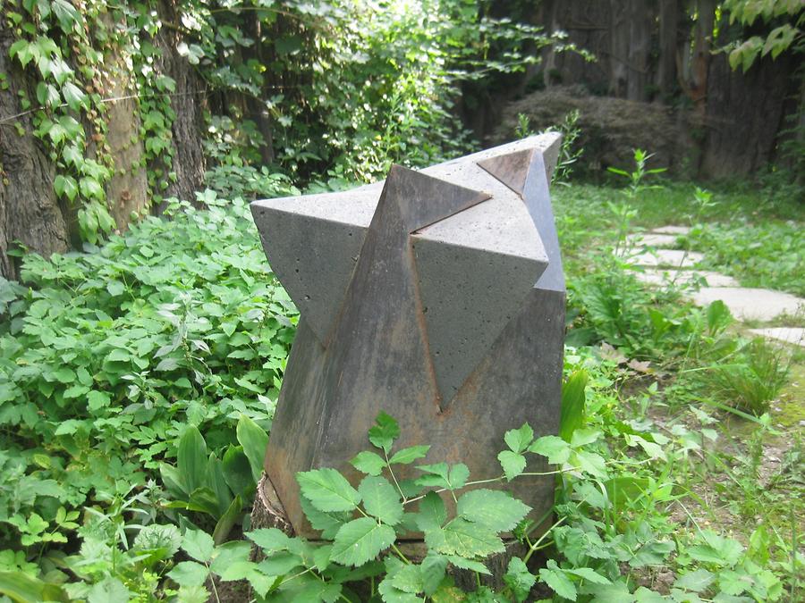 Tscherms - Kränzelhof; 7 Gardens; Metal Sculpture 'Integrazione' byGianpietro Carlesso