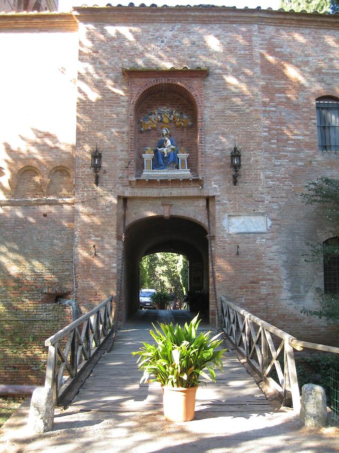 Asciano - Abbey of Monte Oliveto Maggiore; Gate Tower, Terracotta, L. d. Robbia