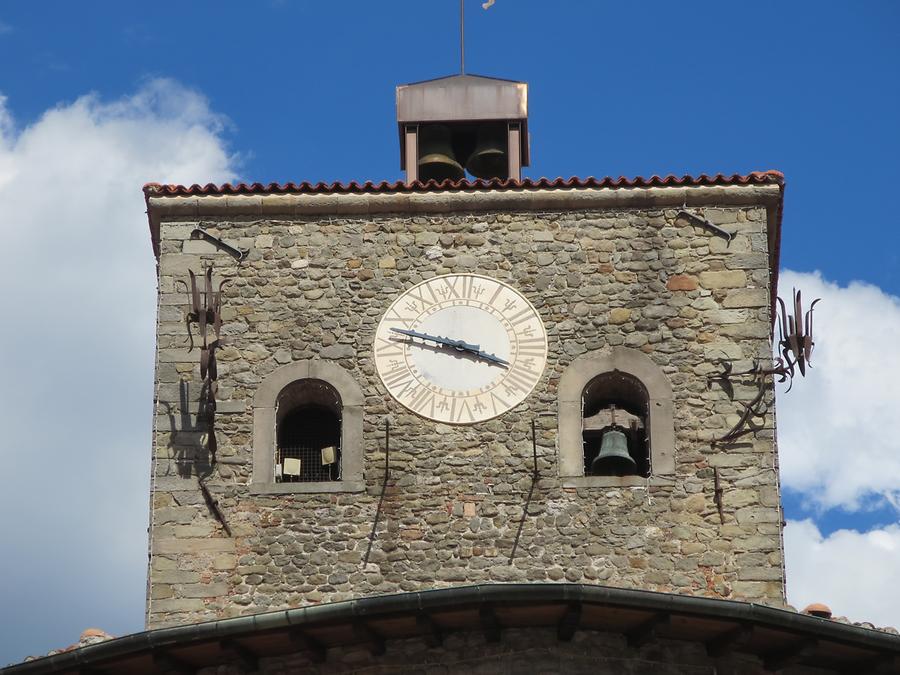 Castelnuovo di Garfagnana - Ariosto's Castle; Clock