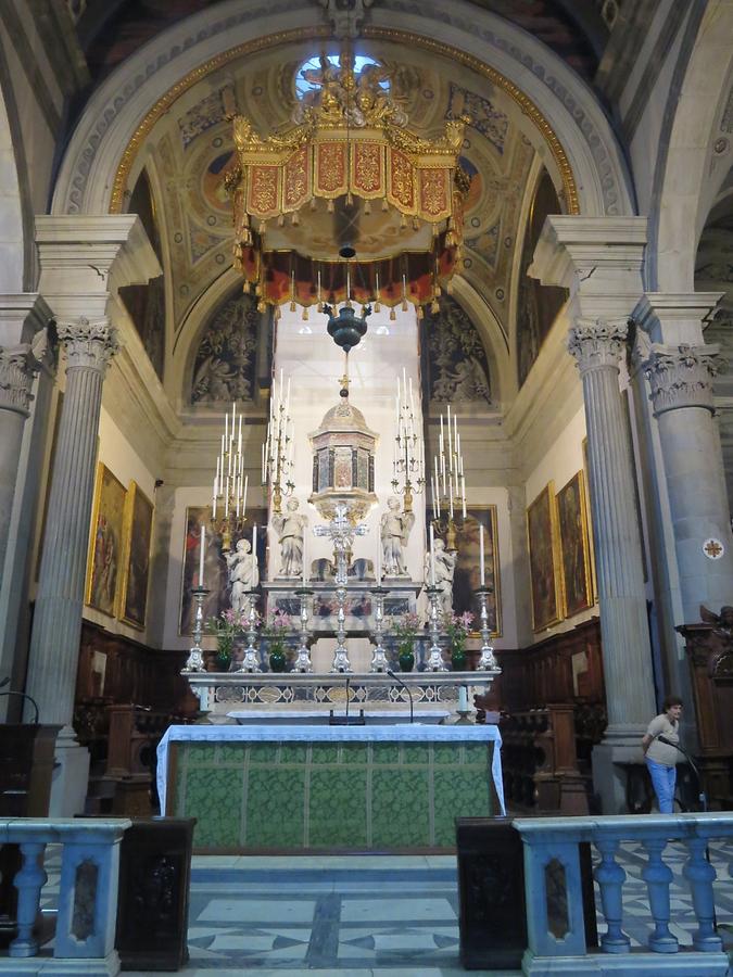Cortona - Cathedral; Altar