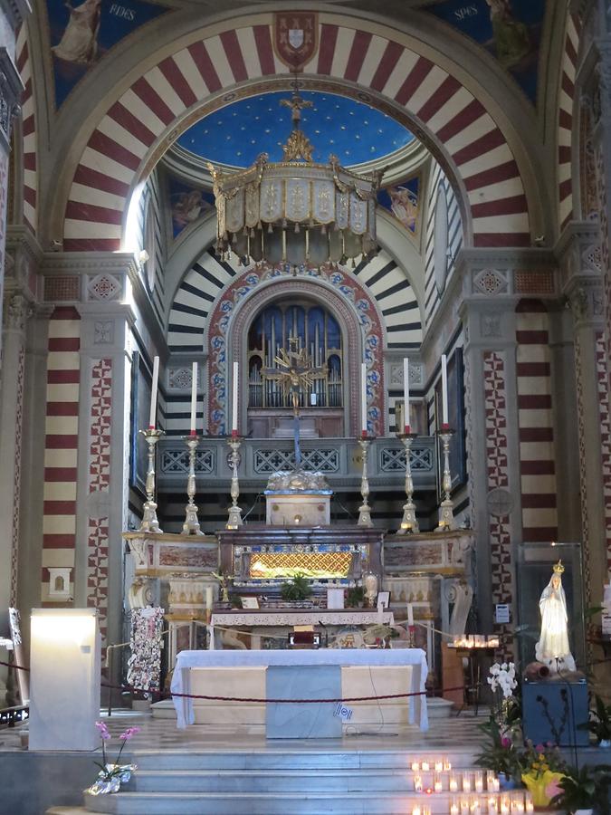 Cortona - Santa Margherita da Cortona; Sanctuary, Altar
