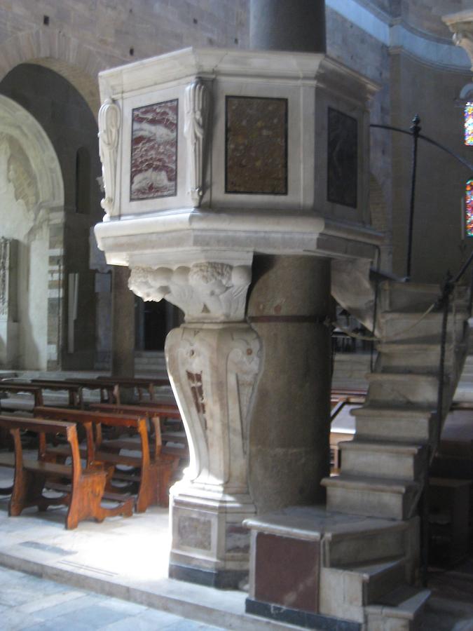 Lucca - San Frediano; Pulpit