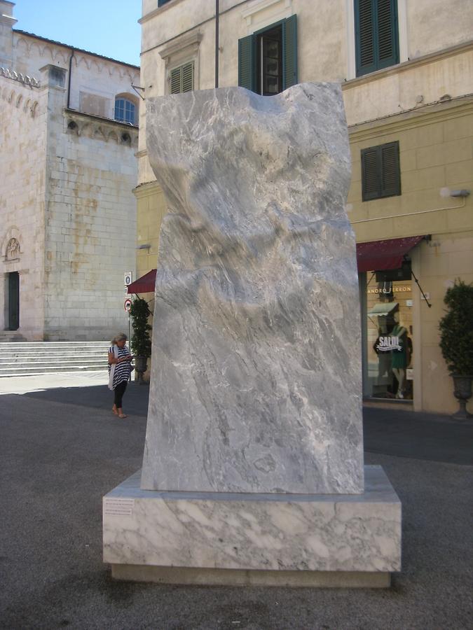 Pietrasanta - Cathedral Square; Sculpture