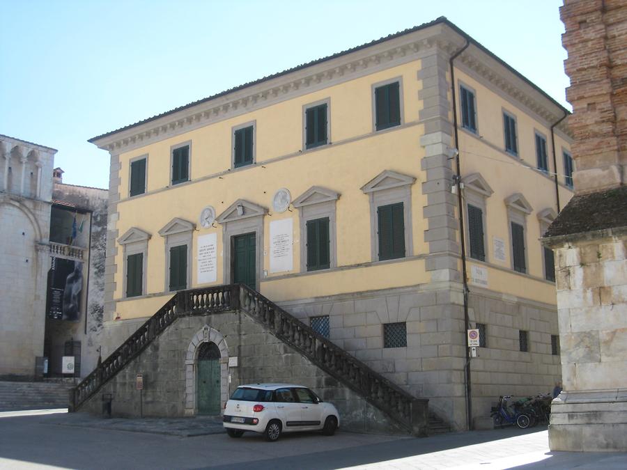 Pietrasanta - Palazzo Moroni and Archeologial Museum