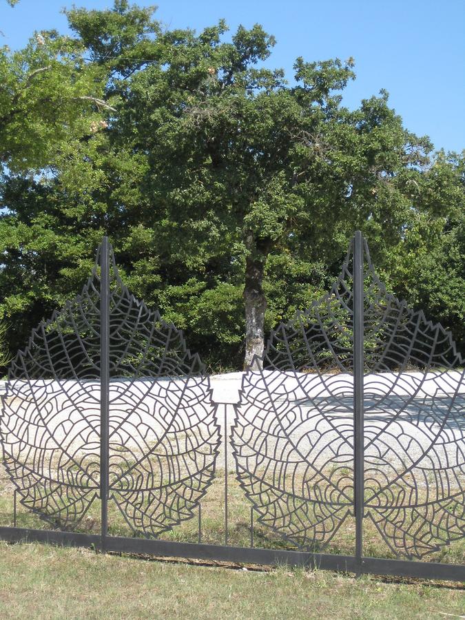 Pievasciata - Chianti Sculpture Park; 'Foglie di tiglio'