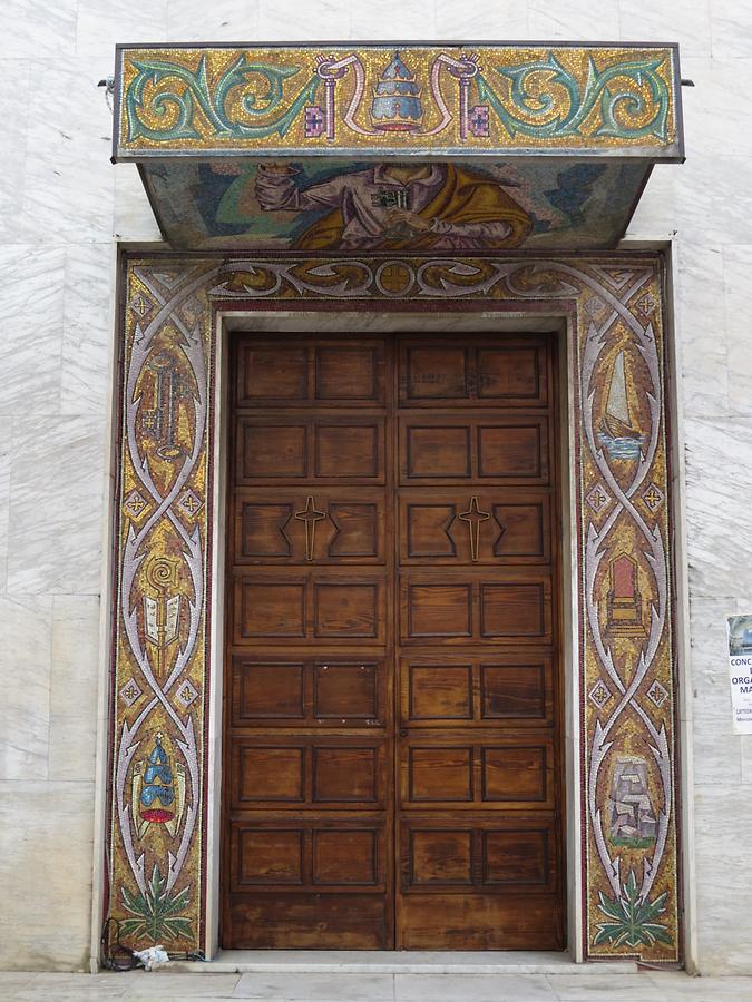 Pontremoli - Chiesa San Pietro; Portal