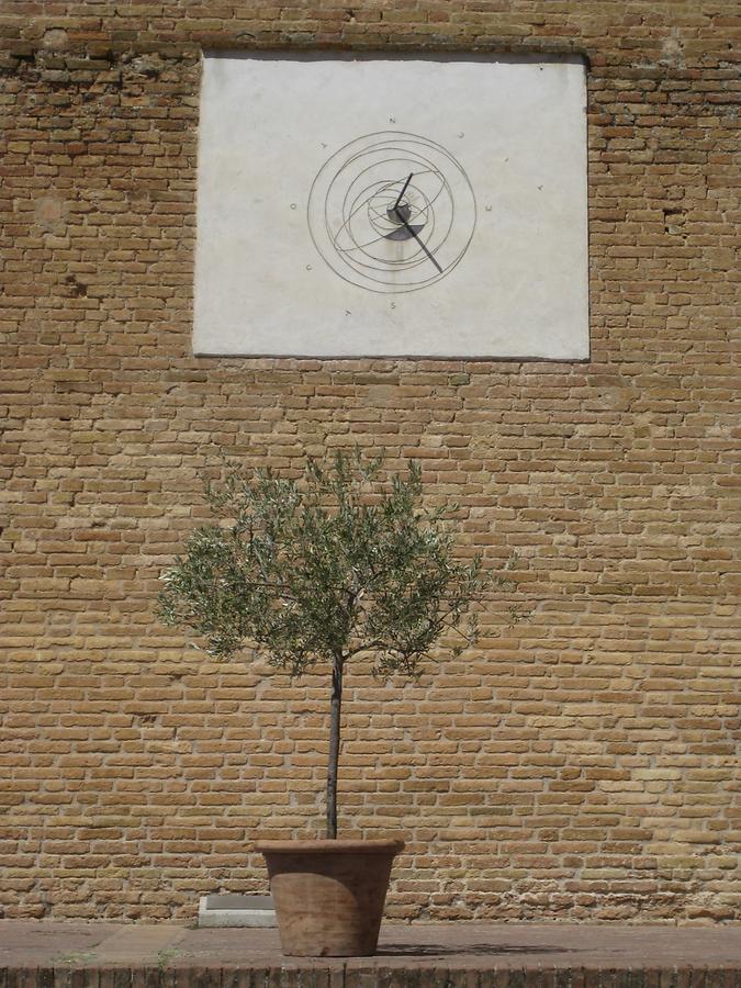 San Gimignano - Sant'Agostino Church; Sundial