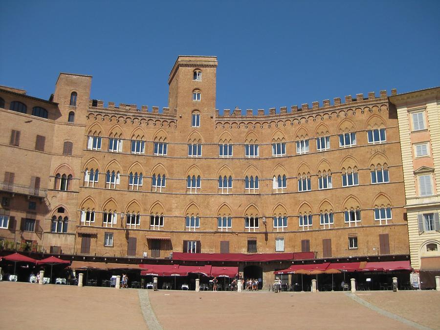 Siena - Palazzo Piccolomini