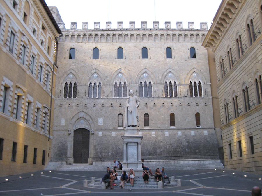 Siena - Palazzo Salimbeni