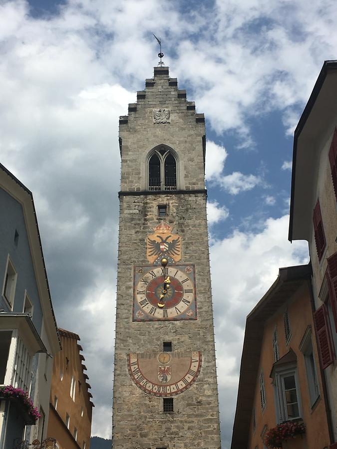 Sterzing - Zwölferturm; Clock and Sundial