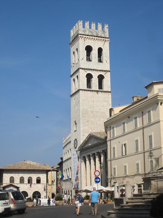 Assisi - Piazza del Comune and Santa Maria sopra Minerva