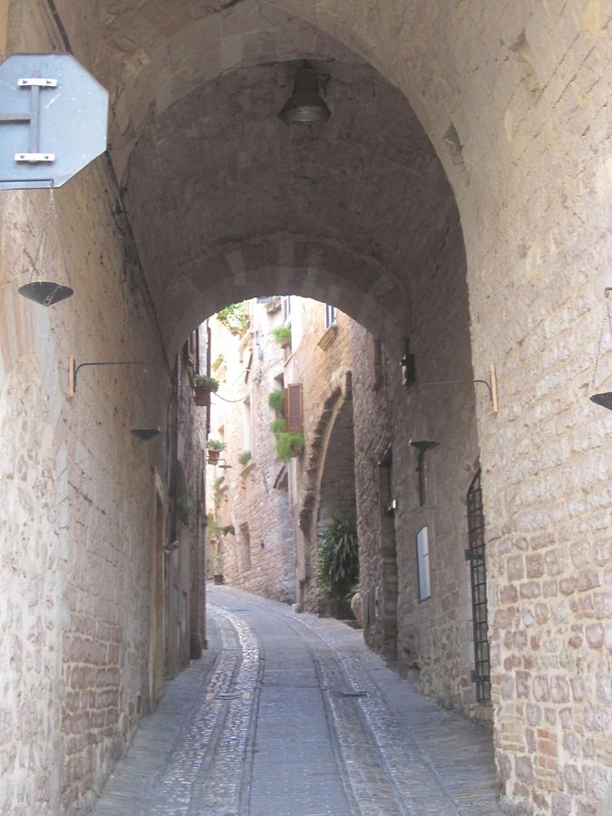 Narrow street in Spello