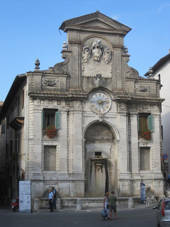 Spoleto - Piazza del Mercato, Fountain