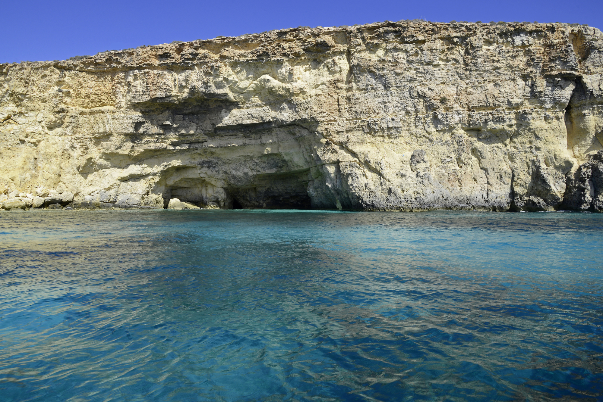 As the world caves in maltese. Пещера Мальта. Мальта пещеры Россия.