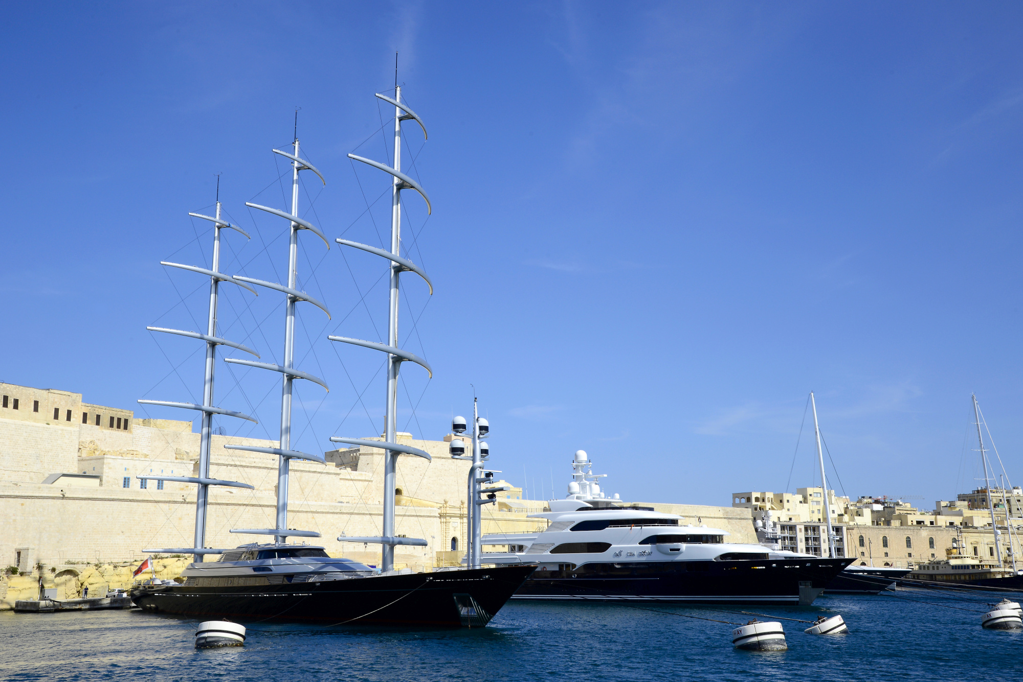 Maltese Falcon | La Valetta | Pictures | Malta in Global ...