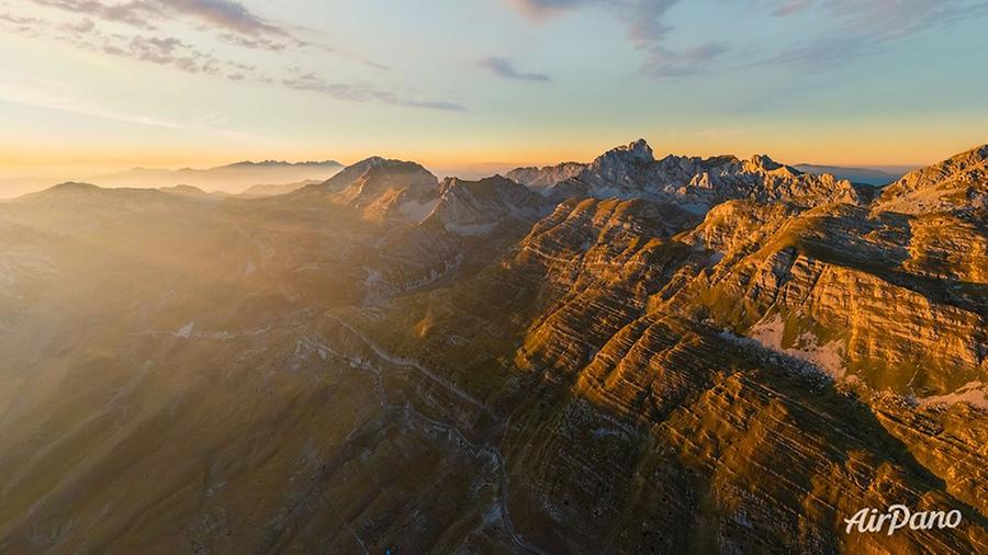 Valley of Durmitor at sunset, © AirPano 
