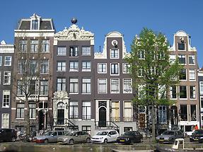 Patrician Houses along a Gracht (1)