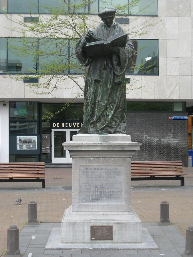 Rotterdam - Grote Kerkplein, Monument of Erasmus of Rotterdam