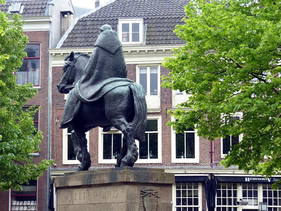 Utrecht - Statue of Willibrord