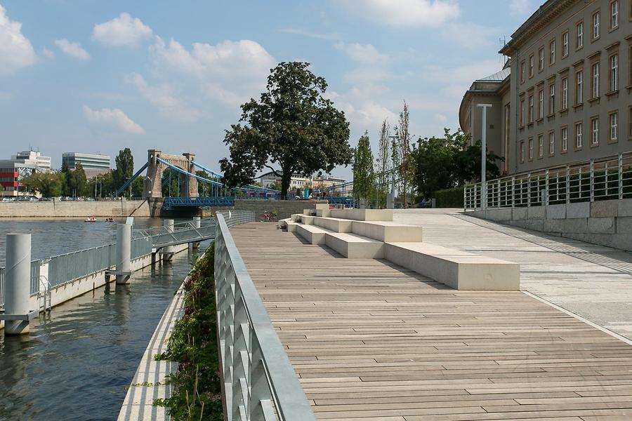 Maria and Lech Kaczyńscy Boulevard