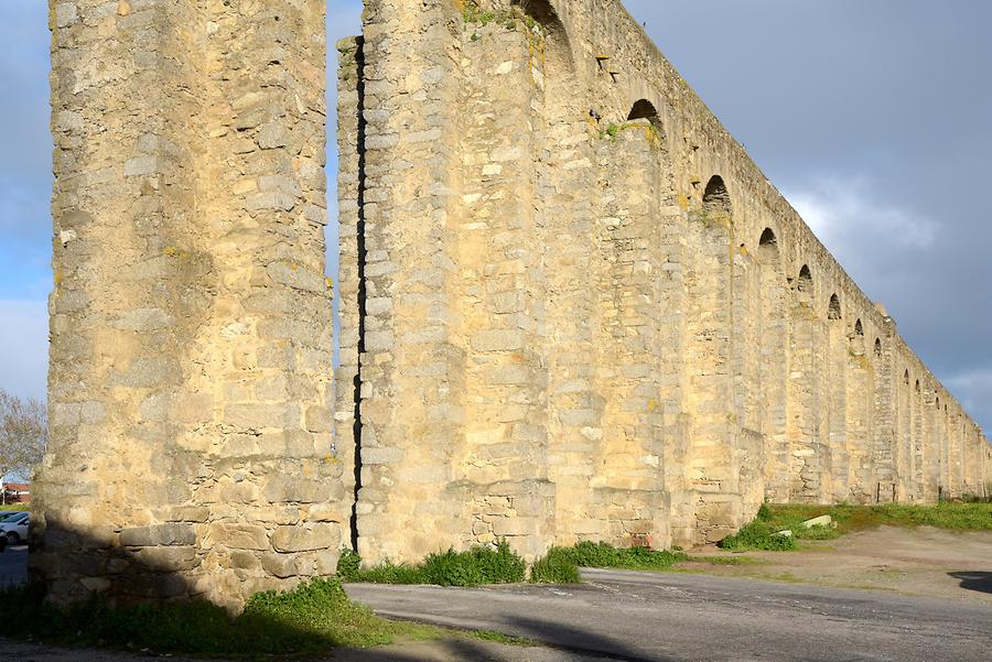 Évora - Aqueduct