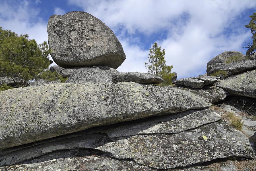 Drive up to Mountain Torre - Granite Rocks