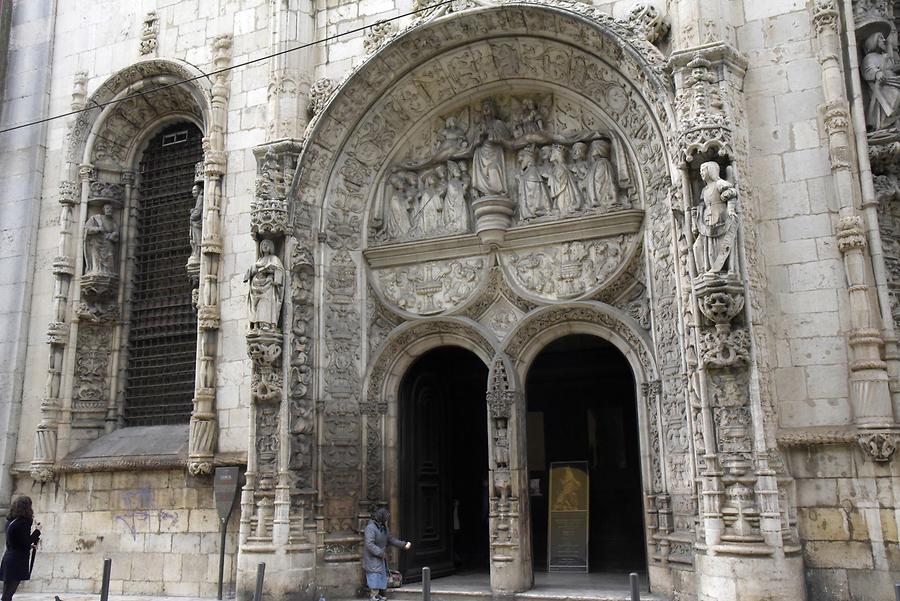 Alfama - Cathedral; Portal