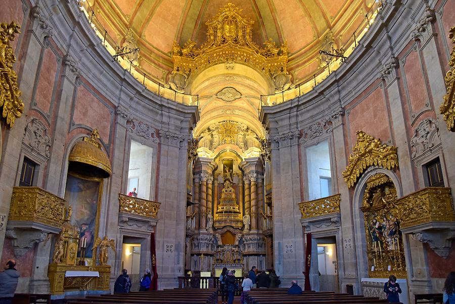 Clérigos Church - Inside