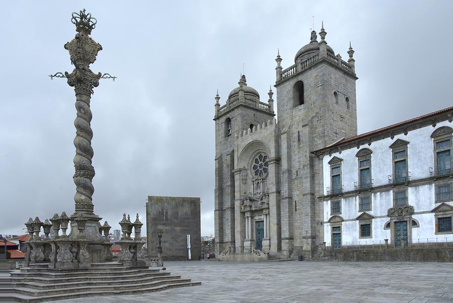 Porto Cathedral and Pillary