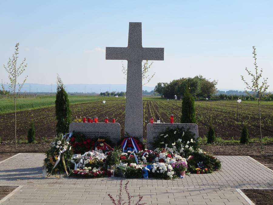 Backi Jarak - Memorial