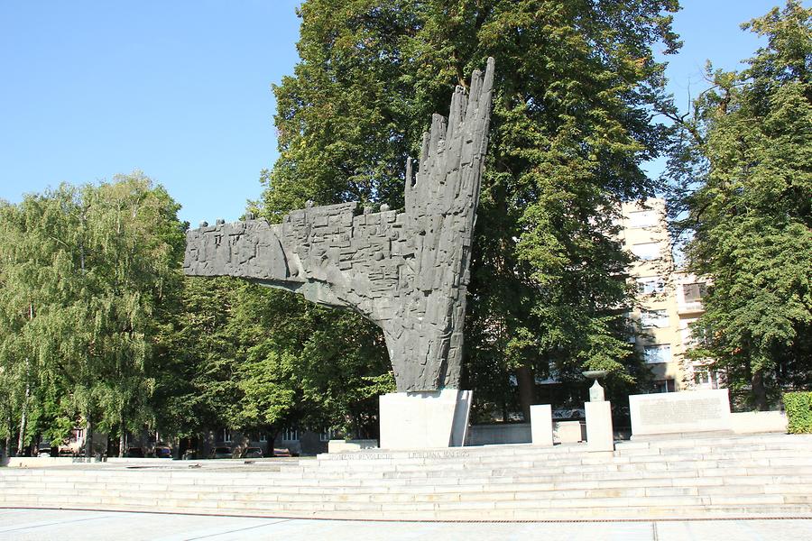 Republic Square - Monument to the Revolution