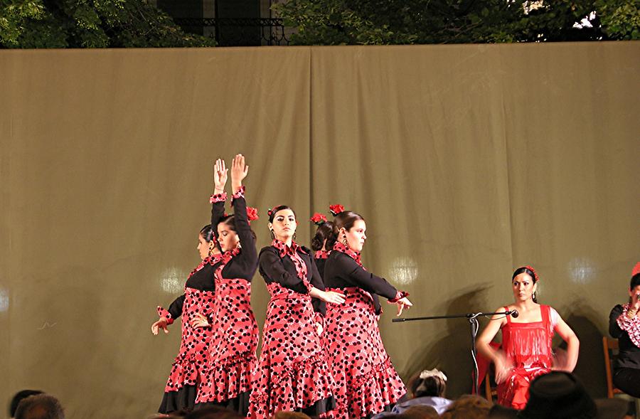 Granada – Flamenco on the Bip Rambla Square