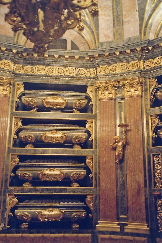 Tombs of Spanish kings, Queens