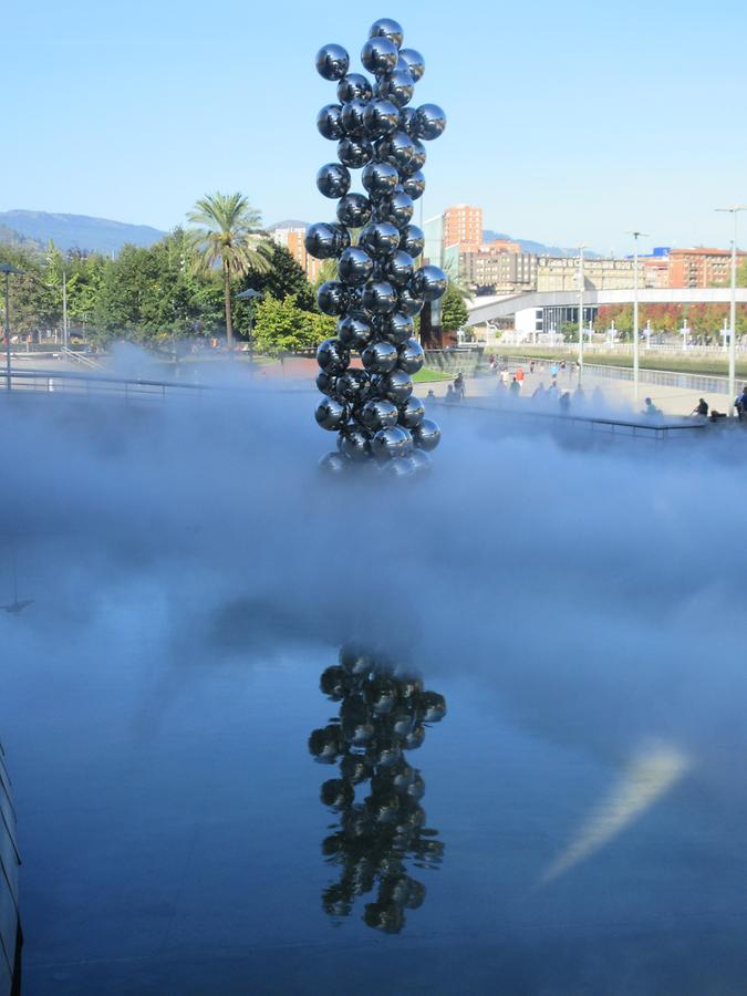 Bilbao - Guggenheim Museum - Anish Kapoor 'The Big Tree' 2009