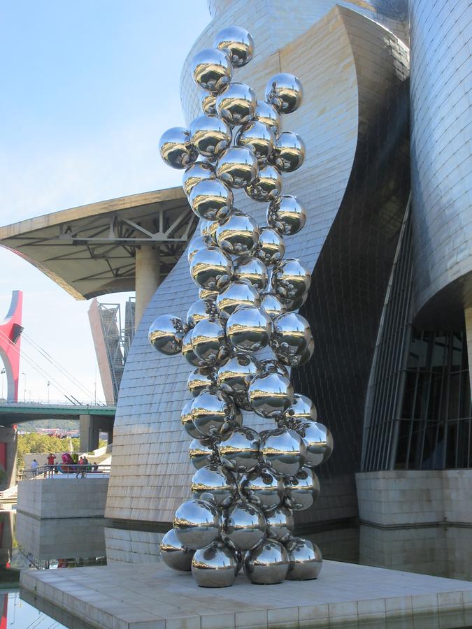 Bilbao - Guggenheim Museum - Anish Kapoor 'The Big Tree' 2009