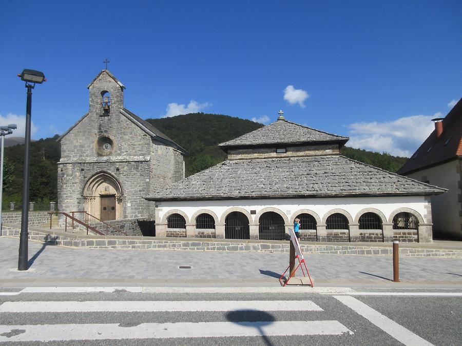 Roncesvalles - Iglesia de Santiago and Hospice