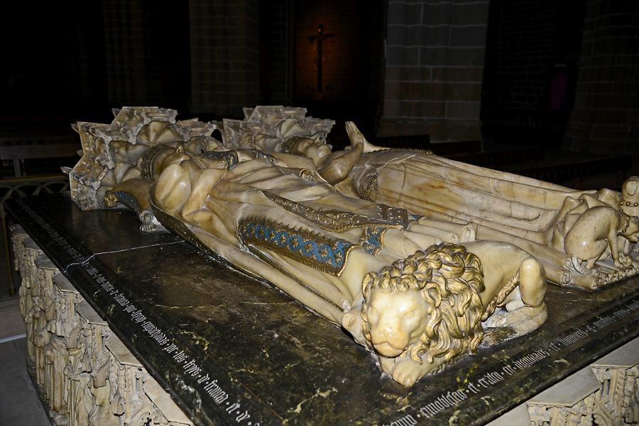 Alabaster Coffin Cathedral Pamplona