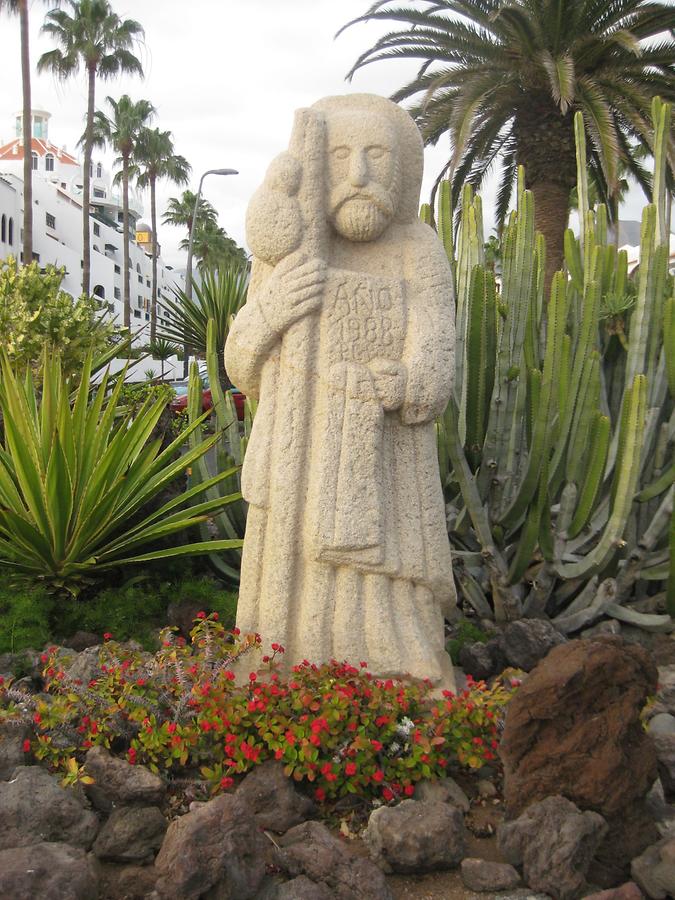 Playa de las Americas - Paseo Franciso Andrade Fumero - Estatua Santiago el Menor